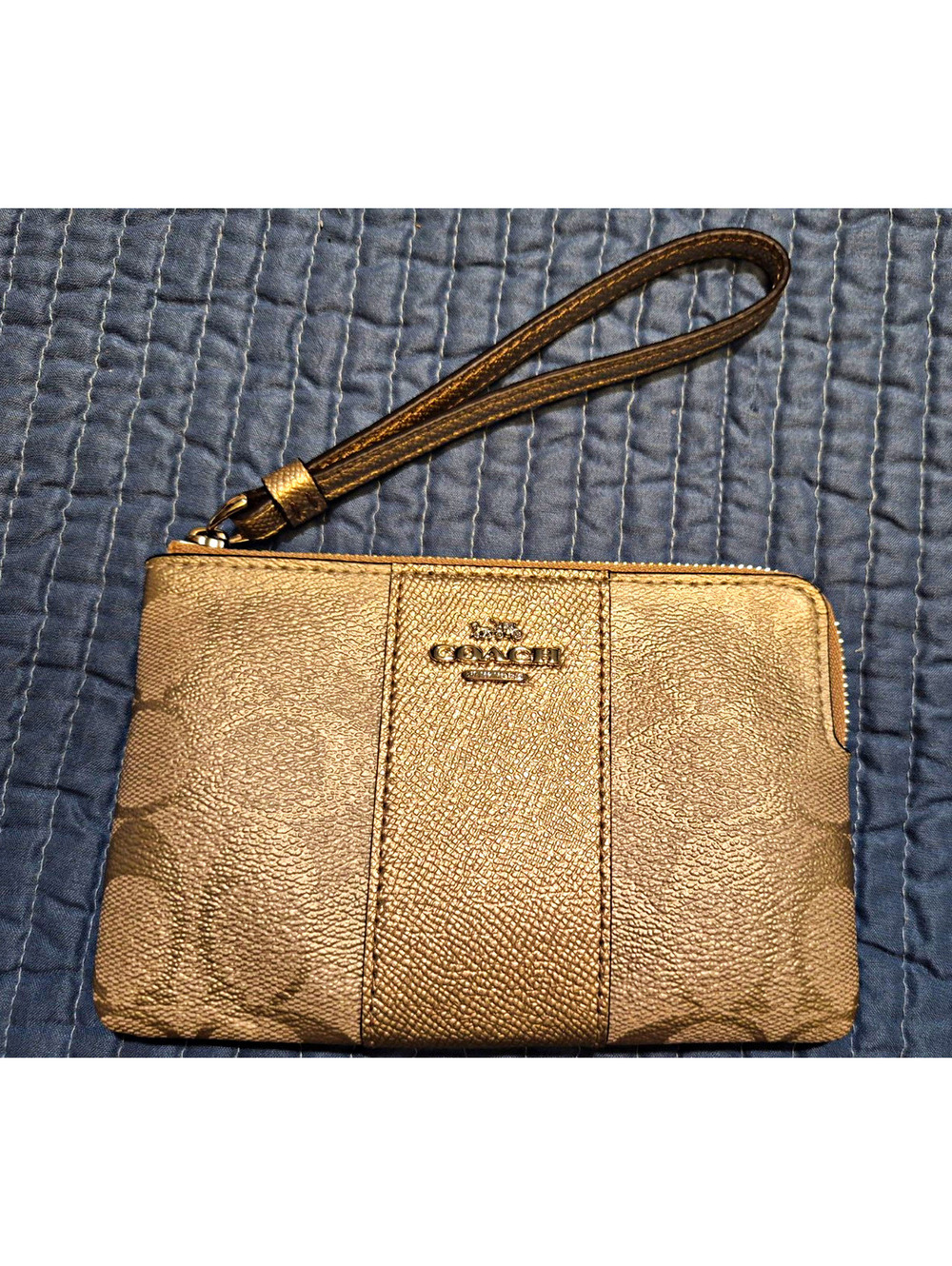 Coach Signature C Logo Wristlet Wallet Beige/Gold Card Slots